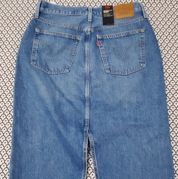 Levis jean skirt - Picture 4 of 9